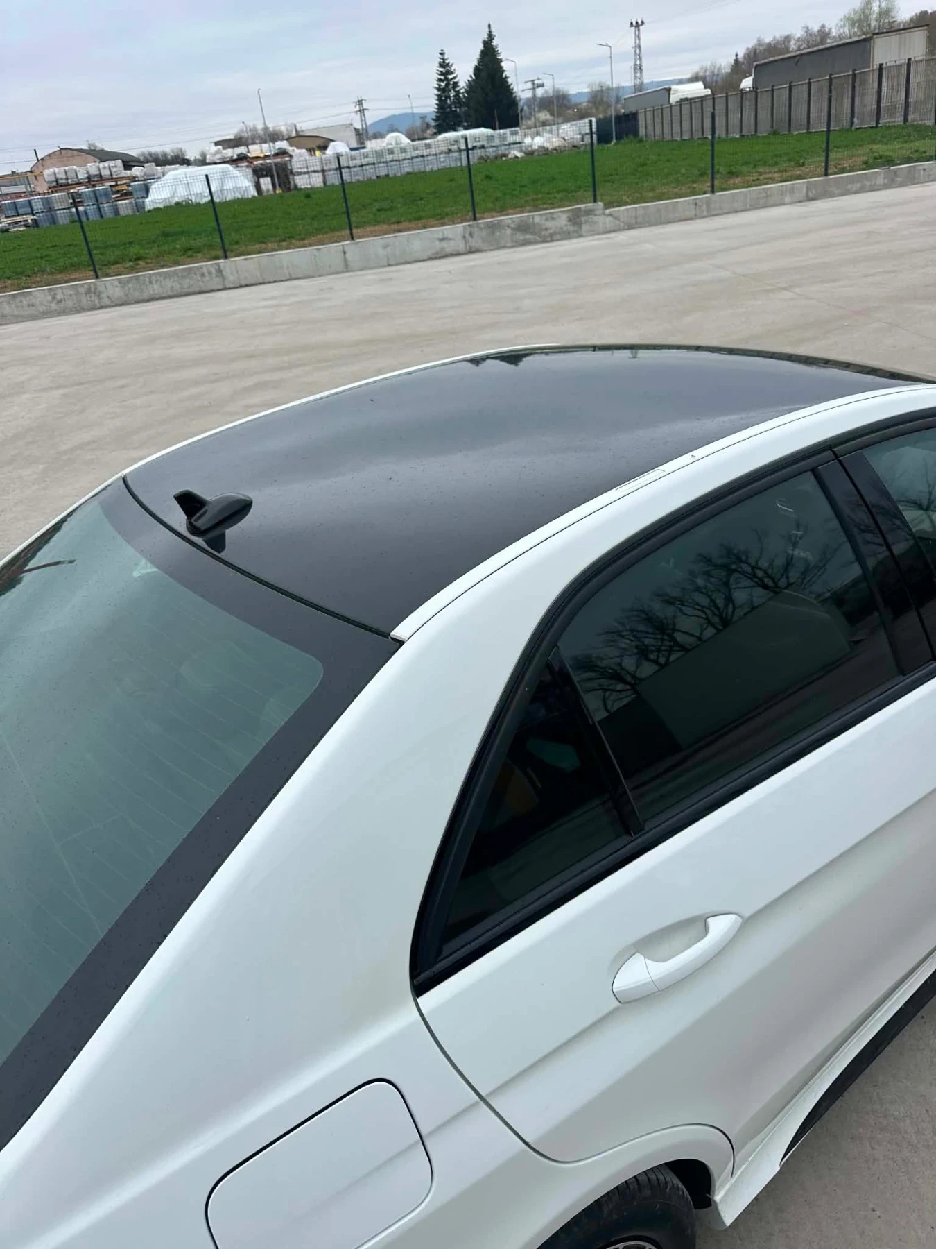 Mercedes-Benz E 200, снимка 12 - Автомобили и джипове - 55658235