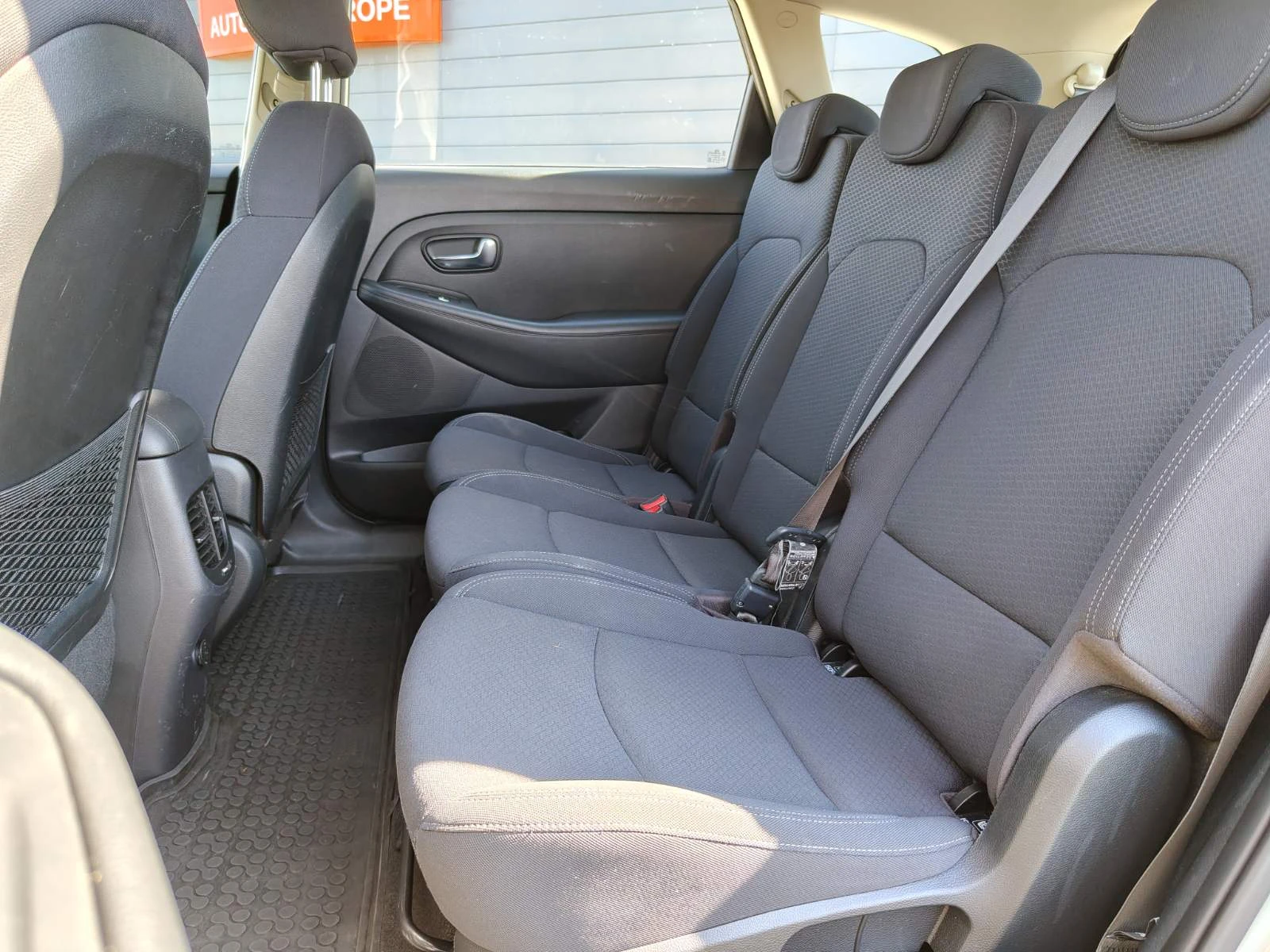 Kia Carens Executive, снимка 11 - Автомобили и джипове - 55739453
