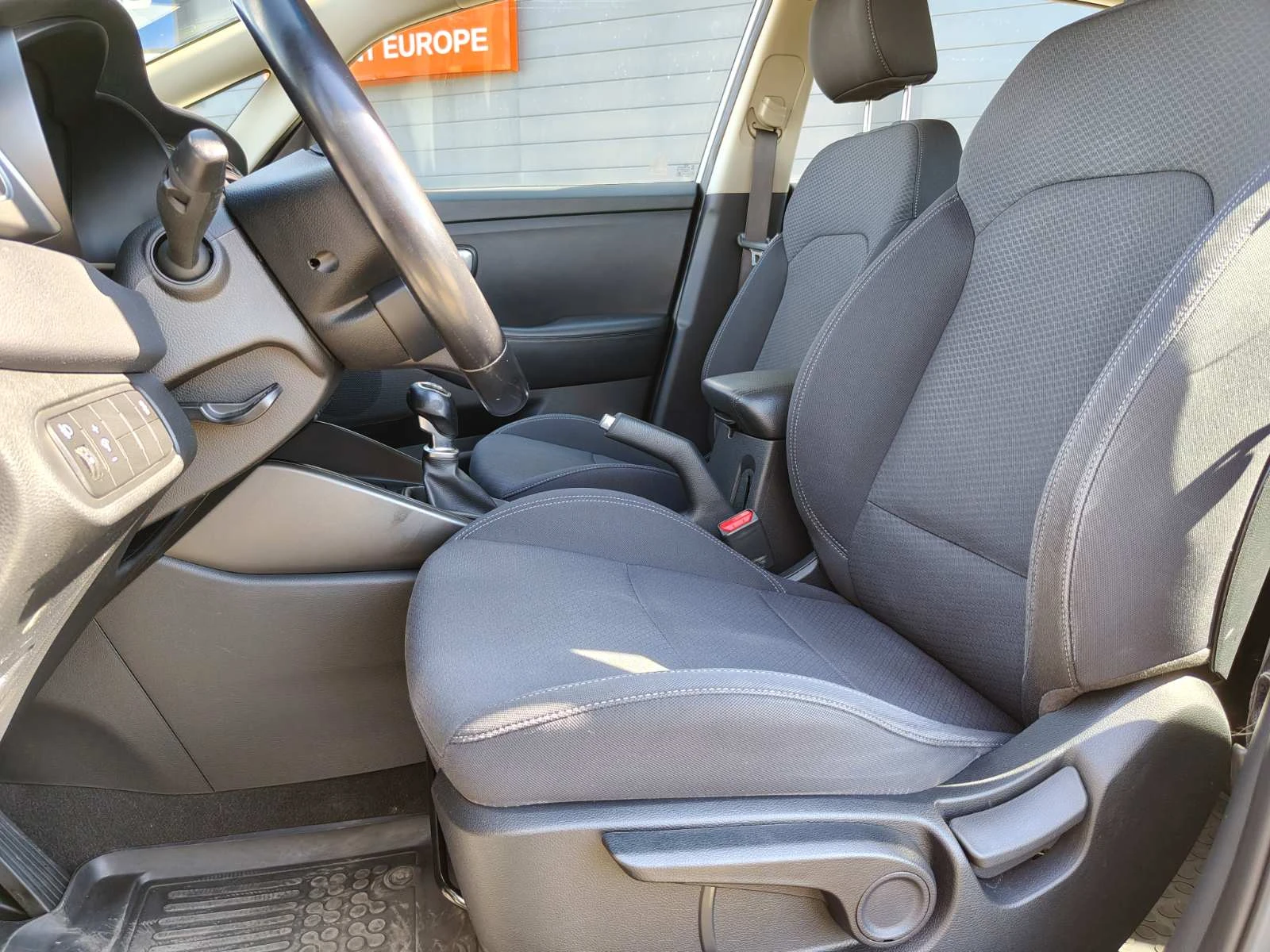 Kia Carens Executive, снимка 10 - Автомобили и джипове - 55739453