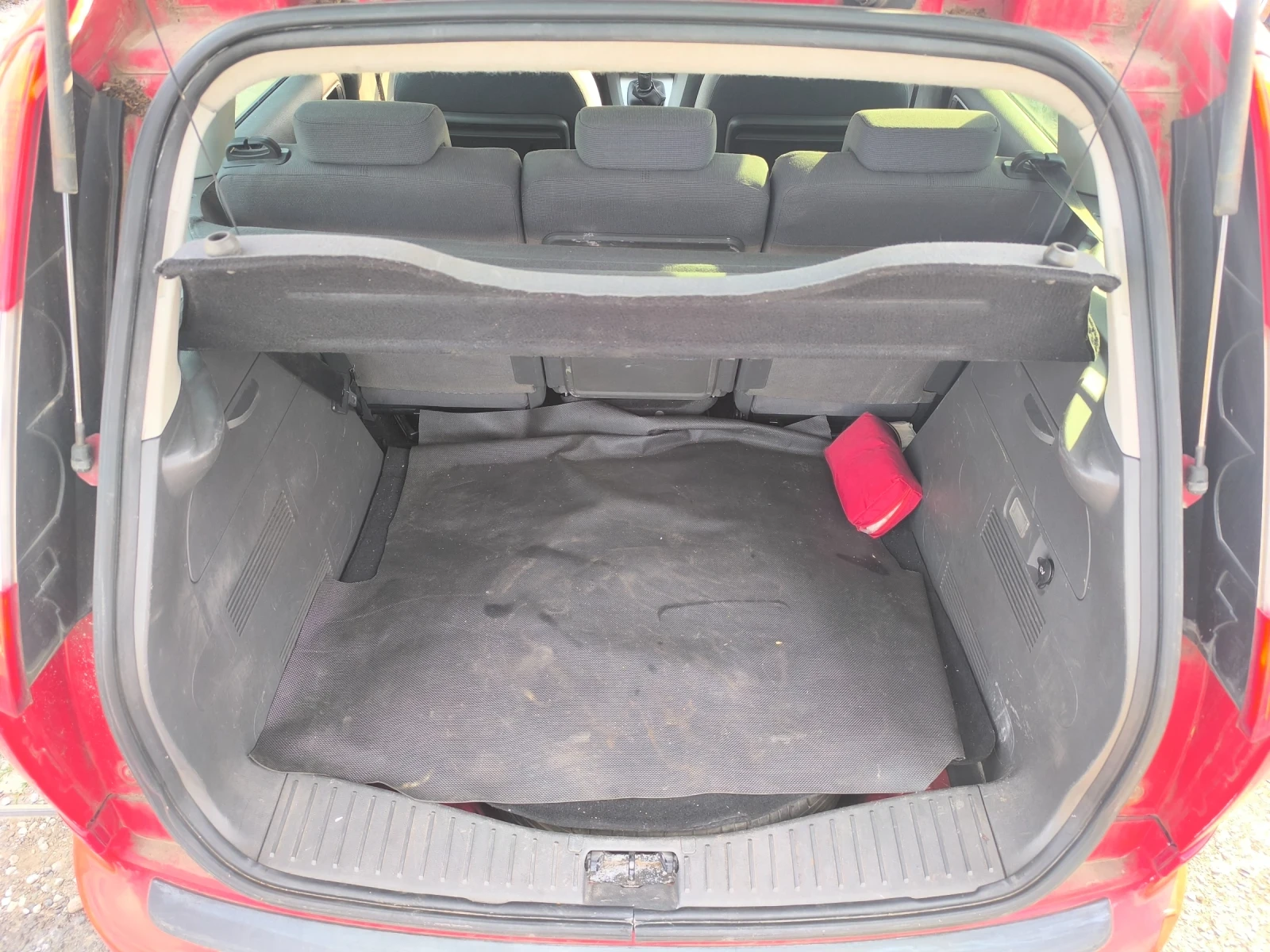 Ford C-max 1.6 109к.с., снимка 9 - Автомобили и джипове - 55853910