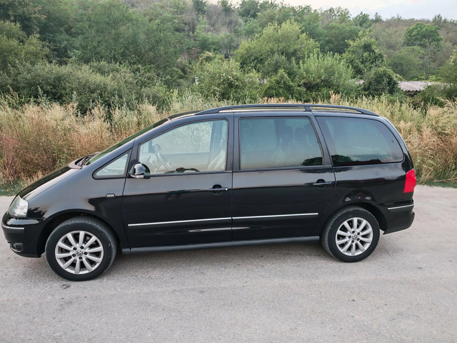 VW Sharan 1.9 TDI, снимка 3 - Автомобили и джипове - 55989272