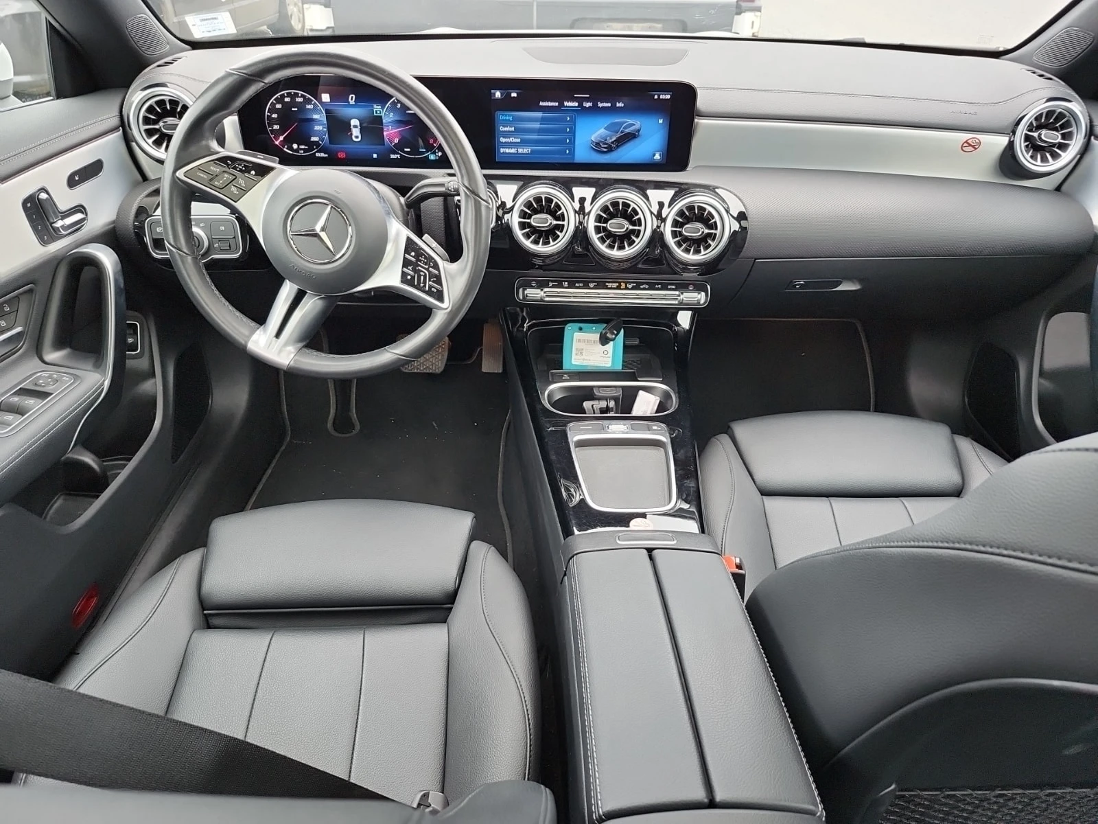 Mercedes-Benz CLA 250 PANO| ПАМЕТ| 360| CARFAX| , снимка 10 - Автомобили и джипове - 56068818