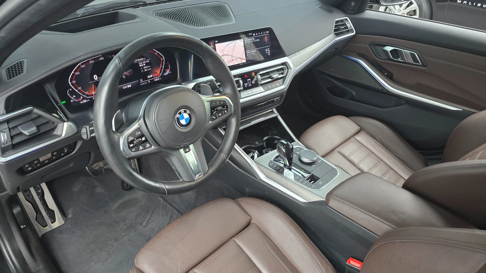 BMW 330 i M Sport, снимка 7 - Автомобили и джипове - 56081576