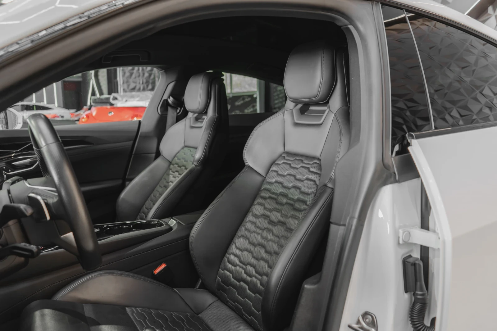 Audi E-Tron GT RS * FULL ЕКСТРИ * BANG & OLUFSEN* ПАНОРАМА* HEAD , снимка 9 - Автомобили и джипове - 56111898