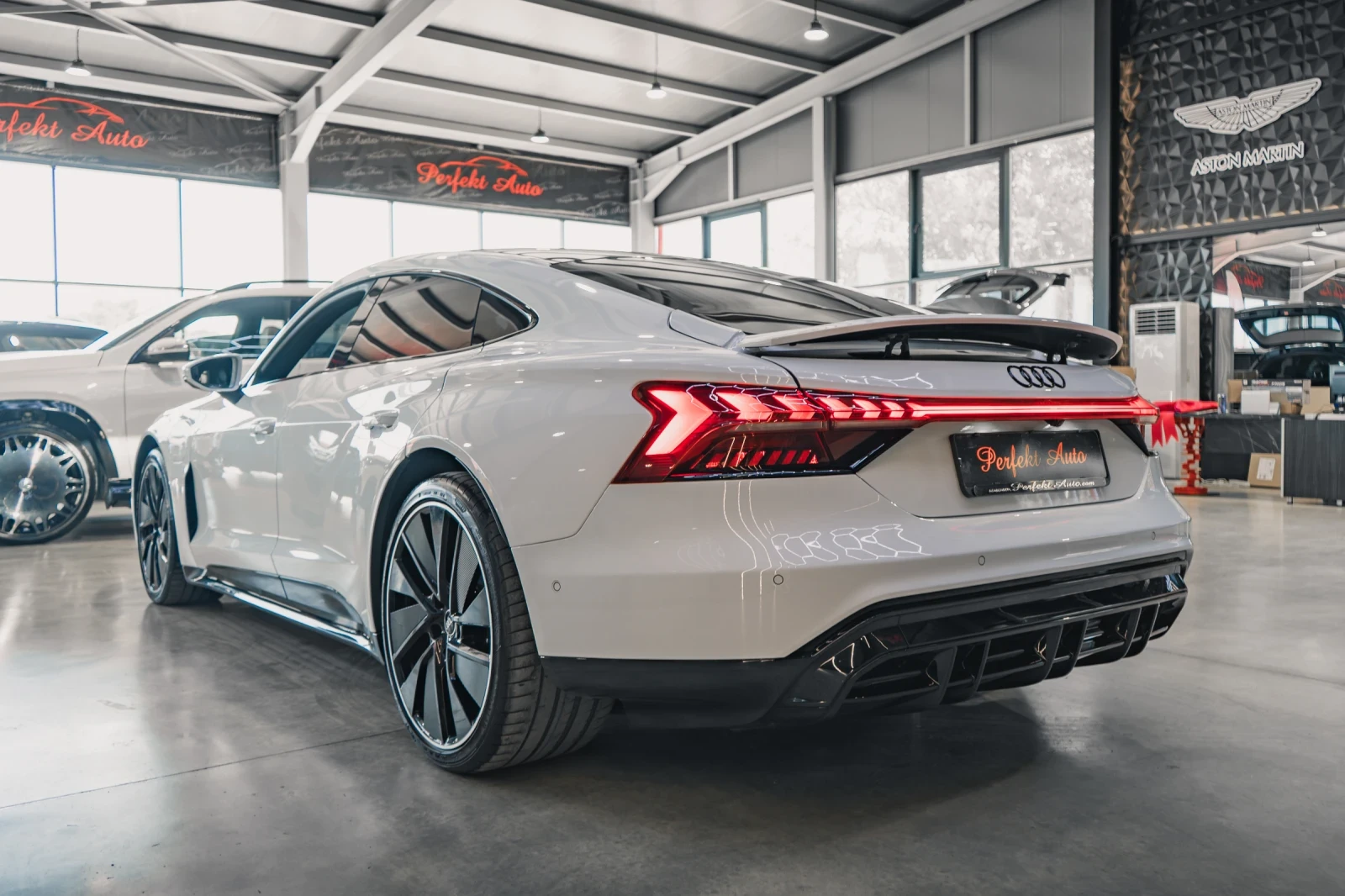 Audi E-Tron GT RS * FULL ЕКСТРИ * BANG & OLUFSEN* ПАНОРАМА* HEAD , снимка 4 - Автомобили и джипове - 56111898