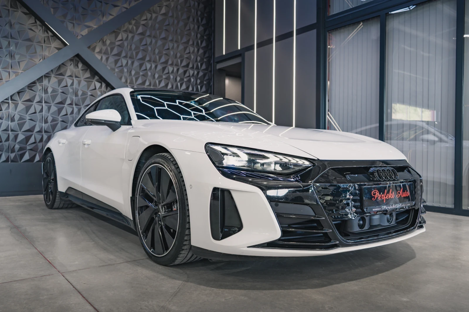 Audi E-Tron GT RS * FULL ЕКСТРИ * BANG & OLUFSEN* ПАНОРАМА* HEAD 