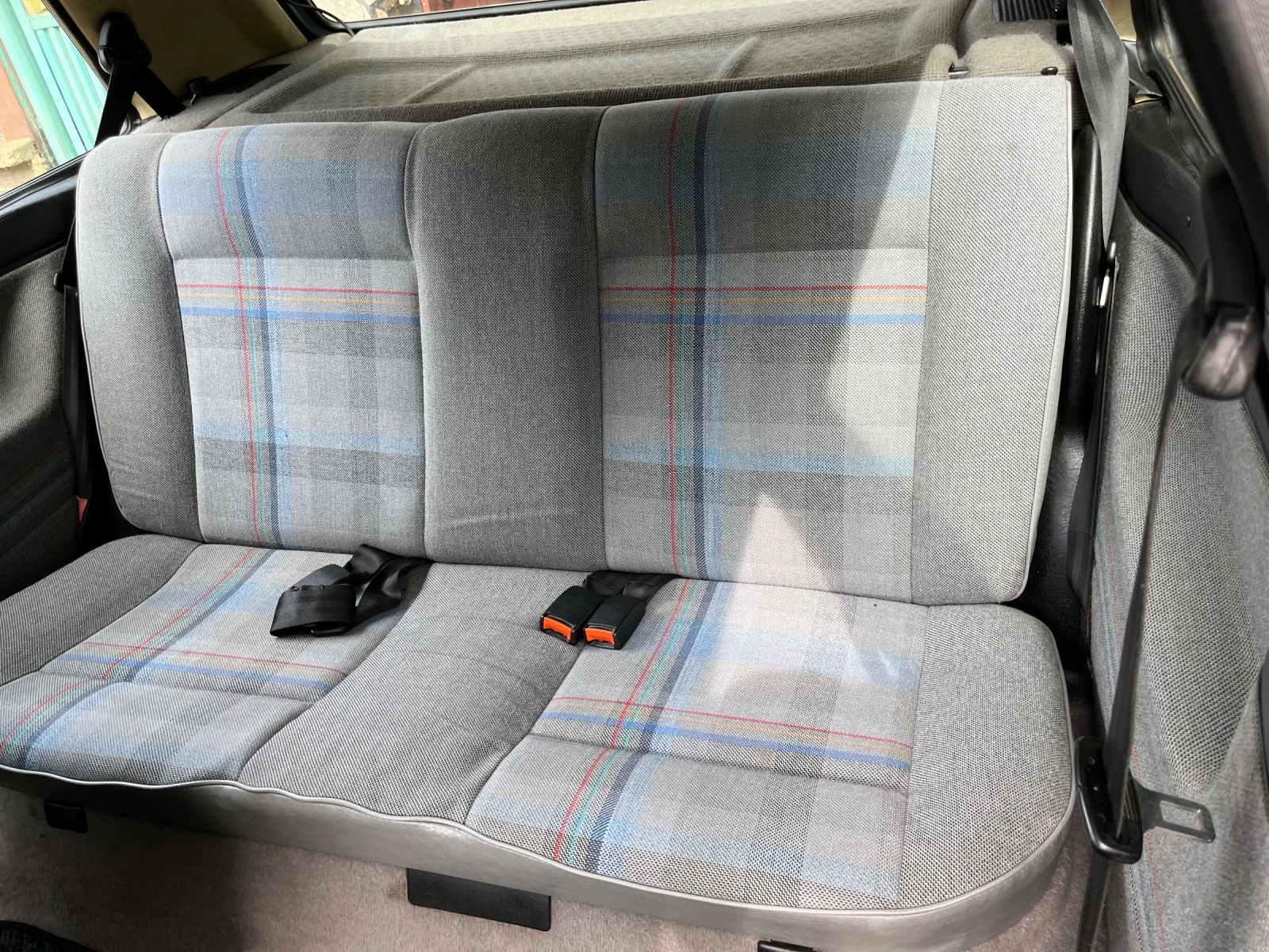 VW Golf 1.6 бензин, снимка 8 - Автомобили и джипове - 56151387