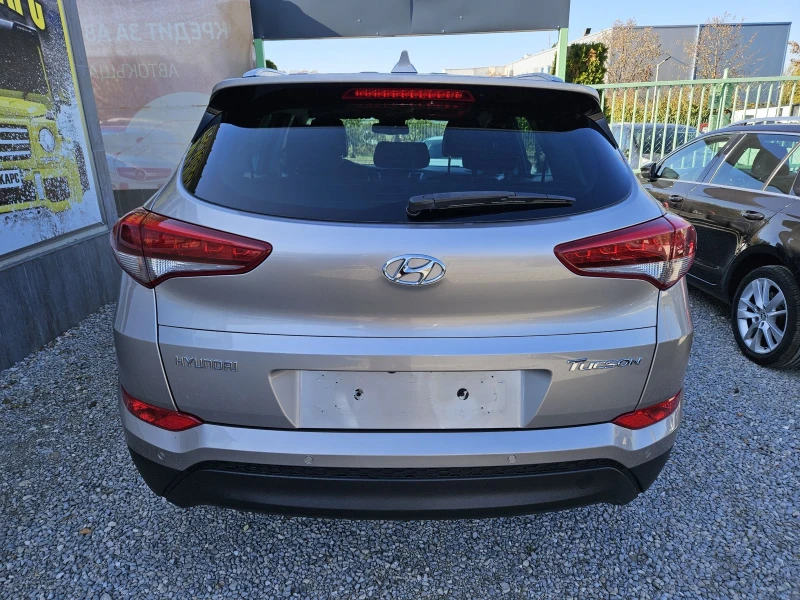 Hyundai Tucson 1.7crdi avtomat , снимка 6 - Автомобили и джипове - 47853310