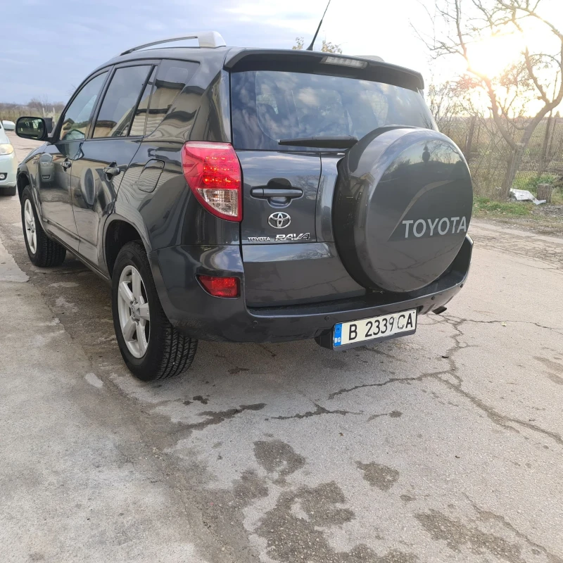 Toyota Rav4 Dizel 136кс., снимка 4 - Автомобили и джипове - 48058902