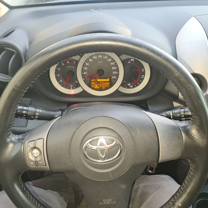 Toyota Rav4 Dizel 136кс., снимка 10 - Автомобили и джипове - 48058902