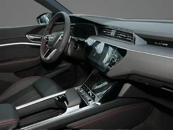 Audi Q8 e-Tron Sportback 55 = Black Optic Plus = Гаранция - изображение 5