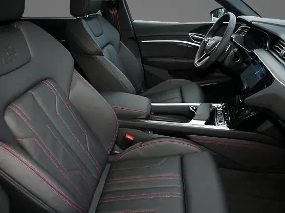 Audi Q8 e-Tron Sportback 55 = Black Optic Plus = Гаранция - изображение 6