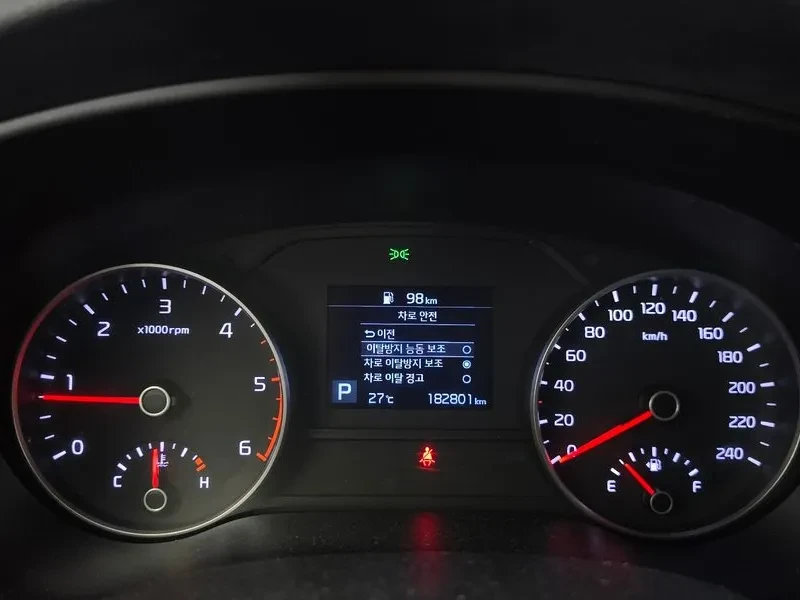 Kia Sportage The Bold Diesel 2.0 2Wd Prestige, снимка 8 - Автомобили и джипове - 54836640