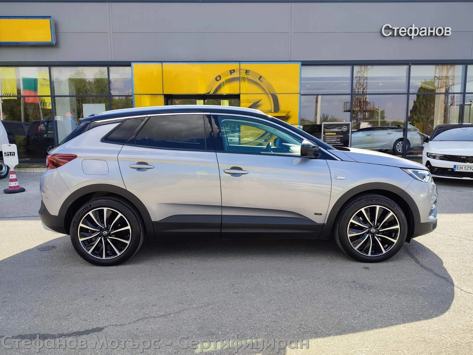 Opel Grandland X AWD Ultimate PLUG-IN-HYBRID4 1.6 (300HP) AT8 - изображение 5