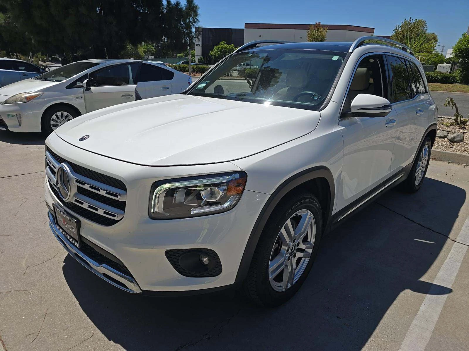 Mercedes-Benz GLB 2 КЛЮЧА* PANO* KEYLESS* DIGITAL* М.ТОЧКА* ПАМЕТ* К | Mobile.bg — изображение 1
