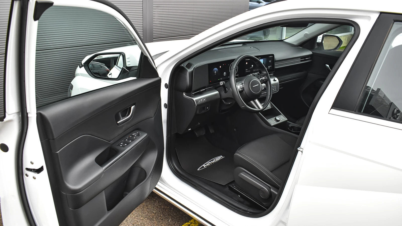 Hyundai Kona II Electric 65.4 kWh Intuitive - изображение 8