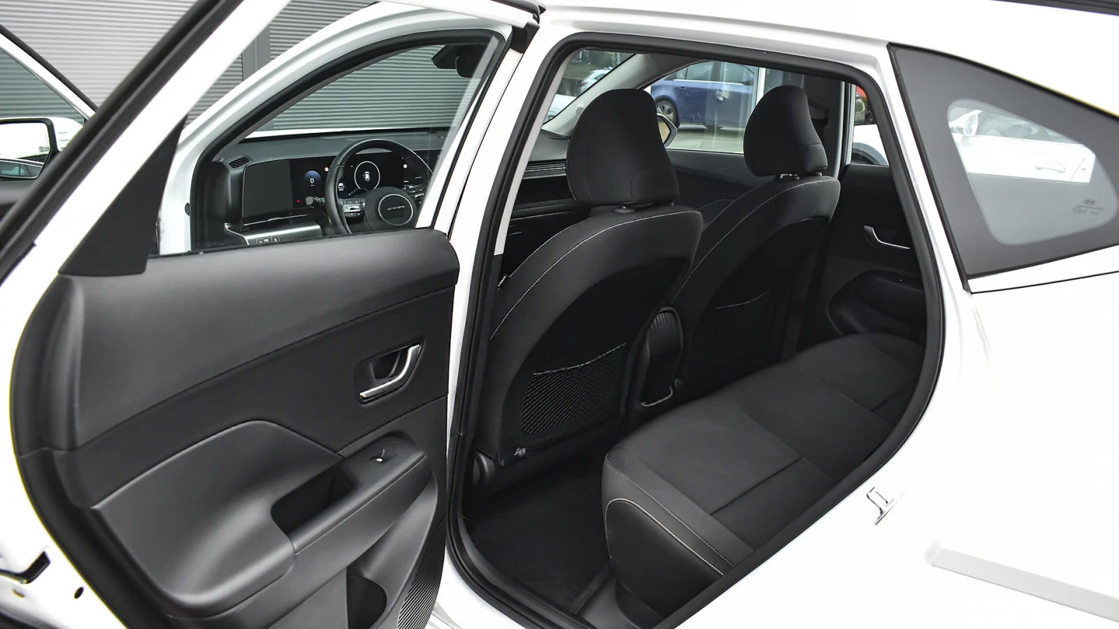 Hyundai Kona II Electric 65.4 kWh Intuitive - изображение 9