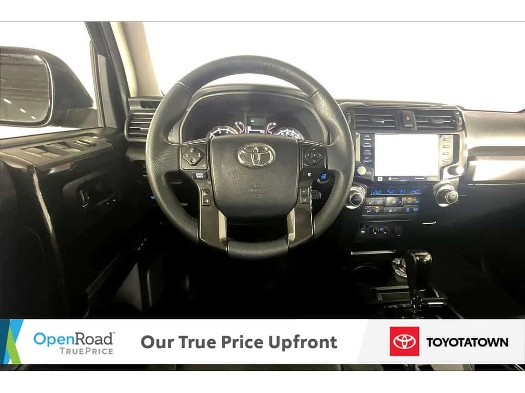 Toyota 4runner * NIGHTSHADE! LOADED! ELIGIBLE FOR OPEN ROAD LEASI, снимка 6 - Автомобили и джипове - 53861606