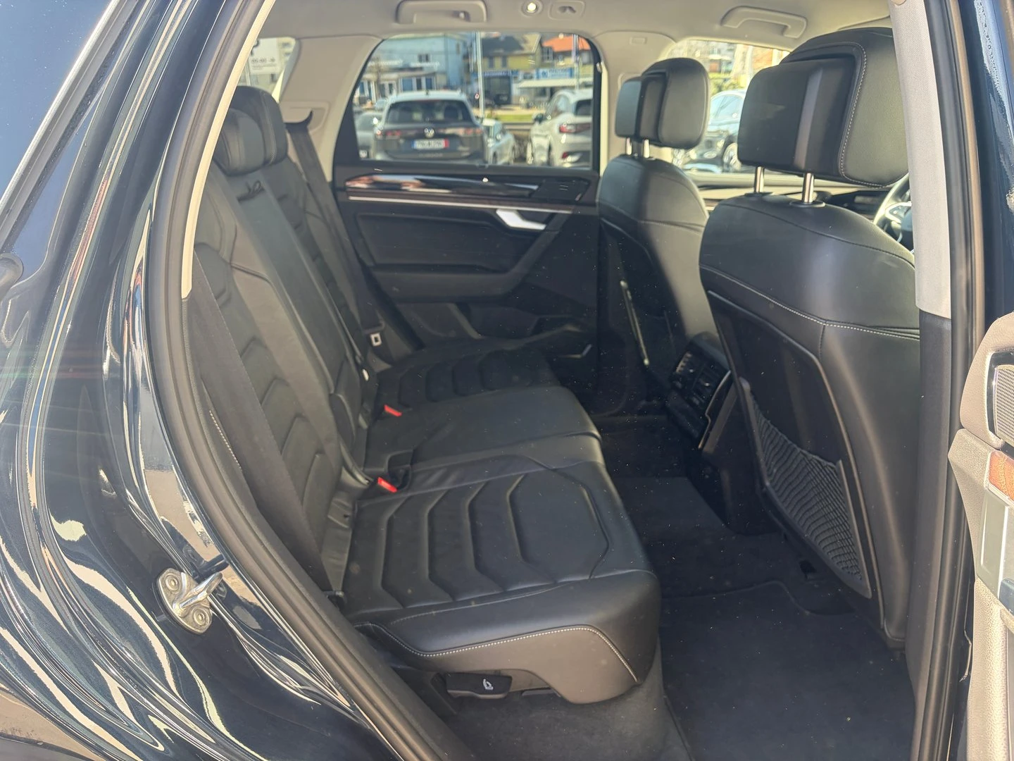 VW Touareg, снимка 8 - Автомобили и джипове - 54130888