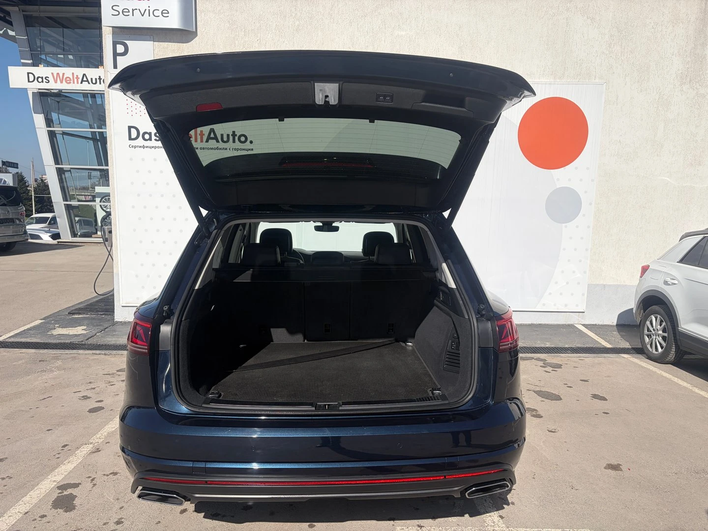 VW Touareg, снимка 9 - Автомобили и джипове - 54130888