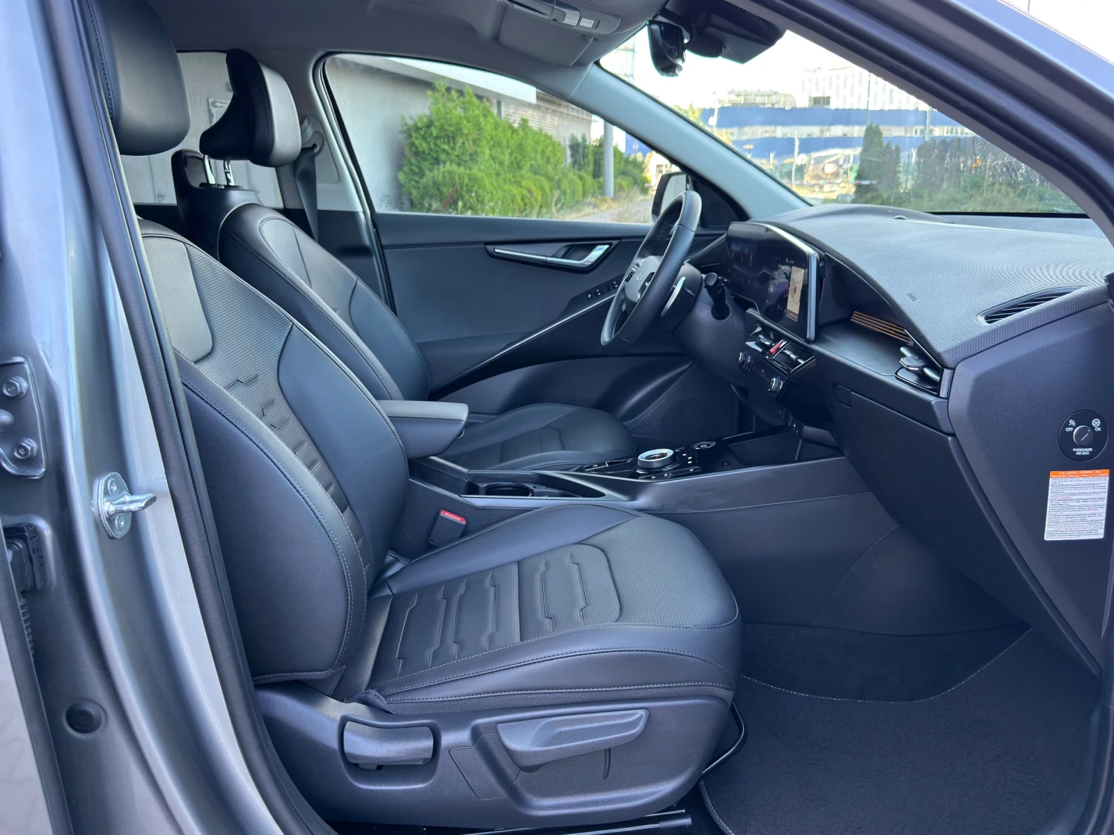Kia Niro 64.8KW-29ХИЛ.КМ-SOH100%-В ГАРАНЦИЯ, снимка 8 - Автомобили и джипове - 55738336