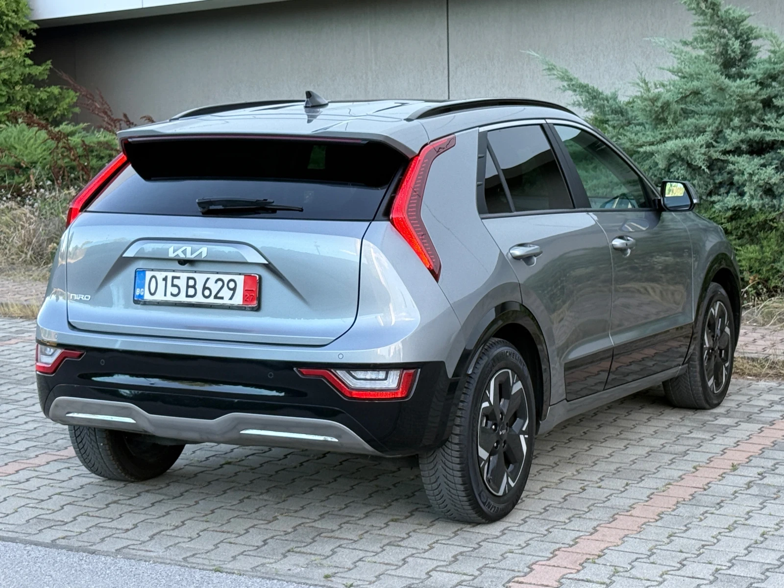 Kia Niro 64.8KW-29ХИЛ.КМ-SOH100%-В ГАРАНЦИЯ, снимка 4 - Автомобили и джипове - 55738336
