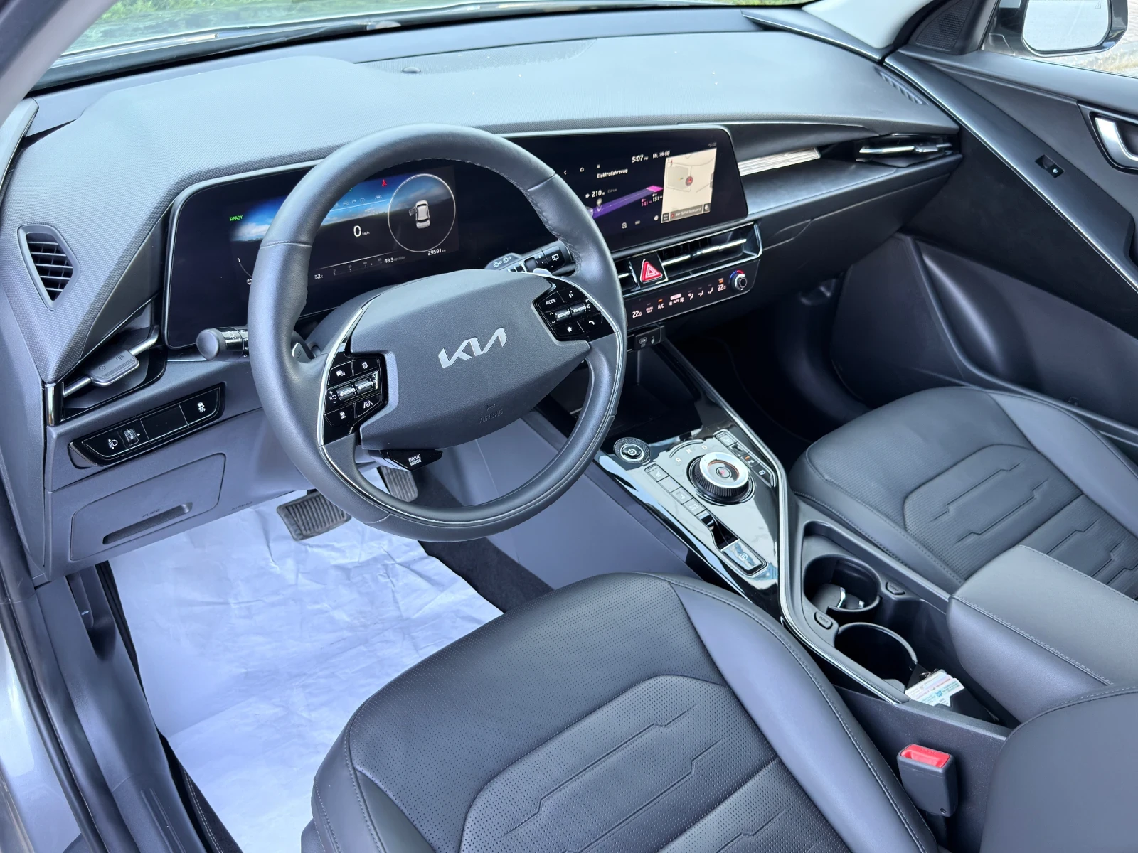 Kia Niro 64.8KW-29ХИЛ.КМ-SOH100%-В ГАРАНЦИЯ, снимка 5 - Автомобили и джипове - 55738336