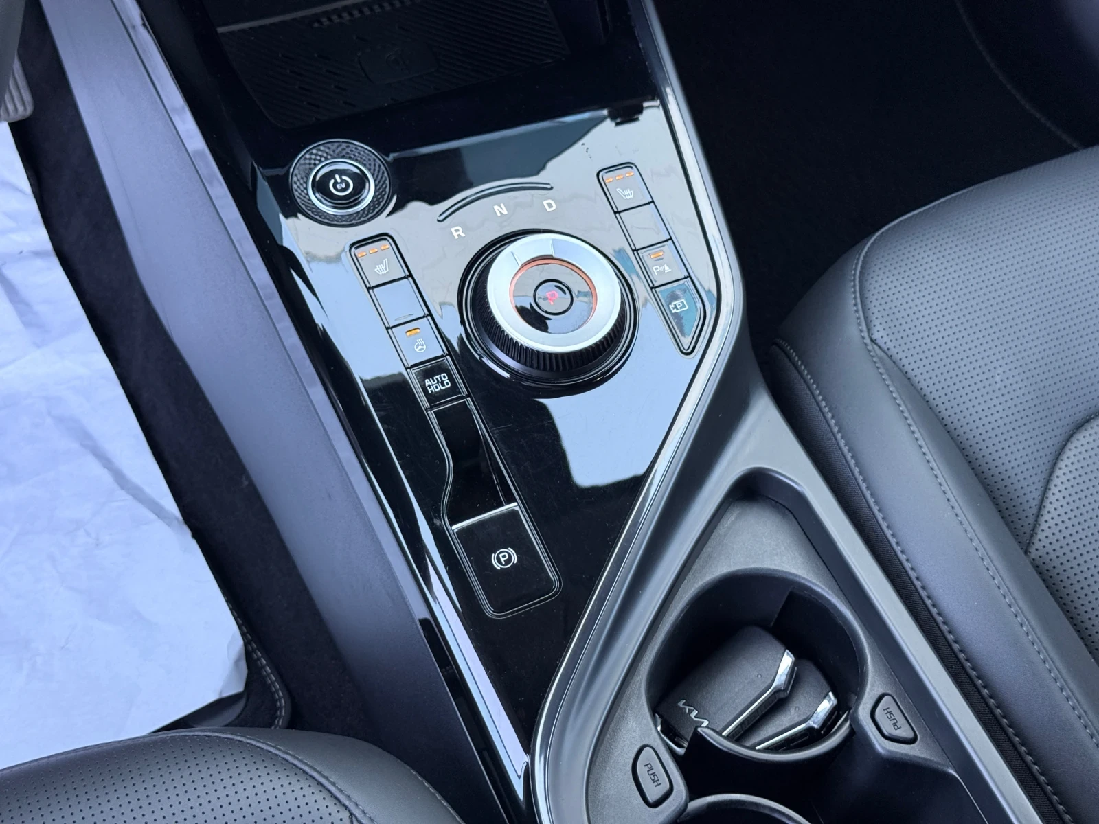 Kia Niro 64.8KW-29ХИЛ.КМ-SOH100%-В ГАРАНЦИЯ, снимка 13 - Автомобили и джипове - 55738336