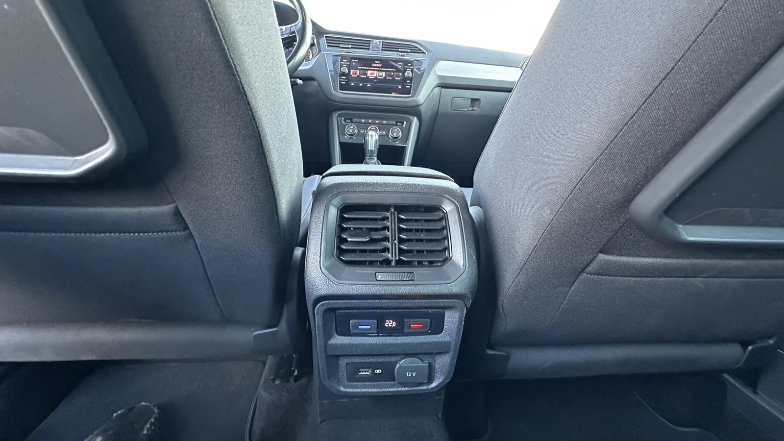 VW Tiguan R-Line 2.0TDI 150hp Automat, снимка 8 - Автомобили и джипове - 55847785