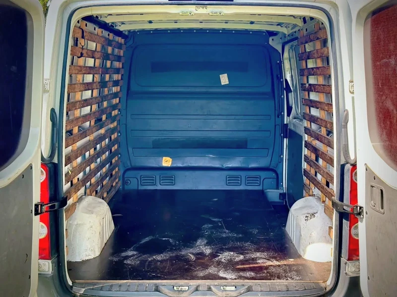 VW Crafter, снимка 11 - Бусове и автобуси - 52582420