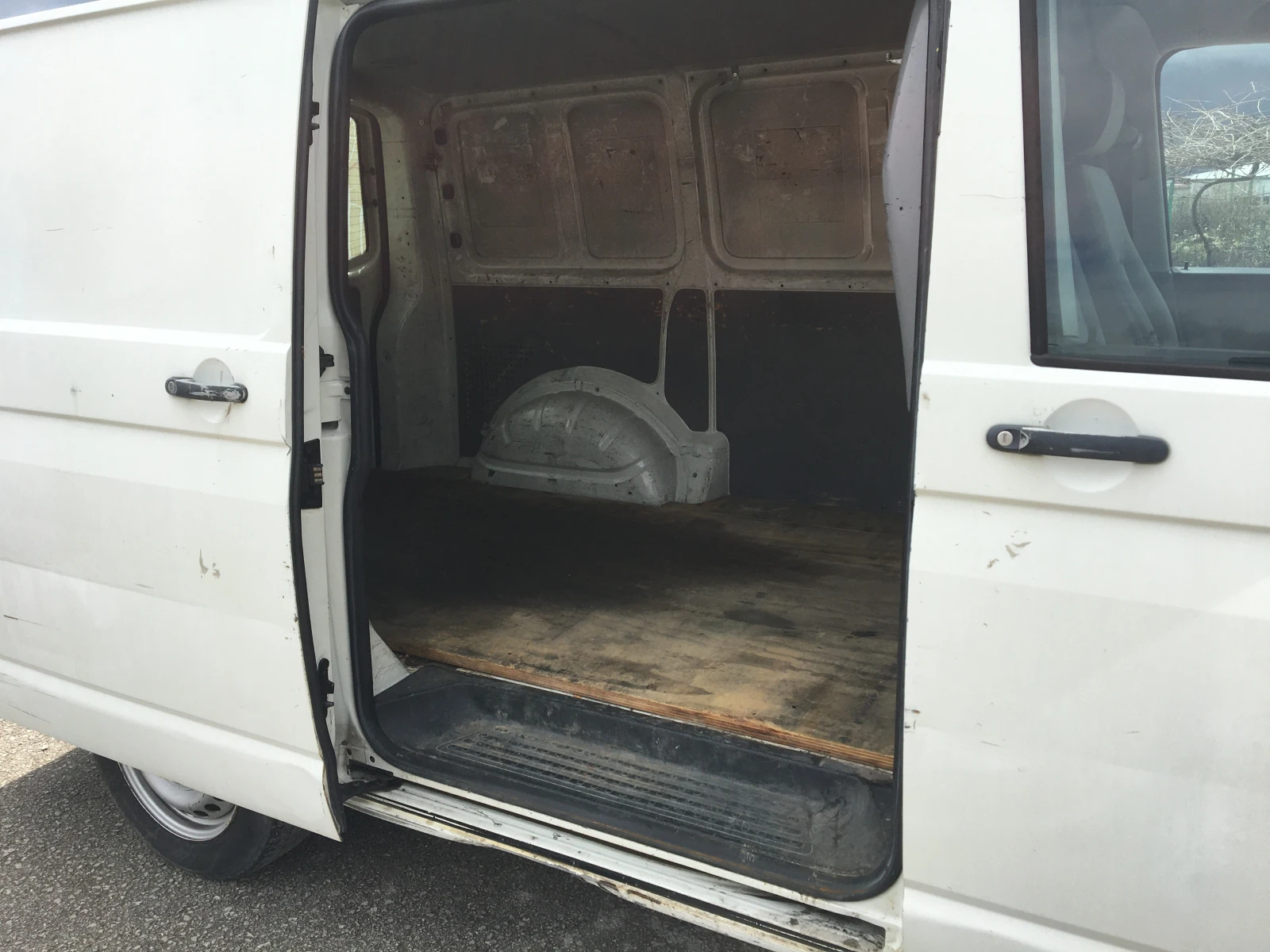 VW Transporter 1.9TDI 90kc Italia, снимка 14 - Бусове и автобуси - 52140656