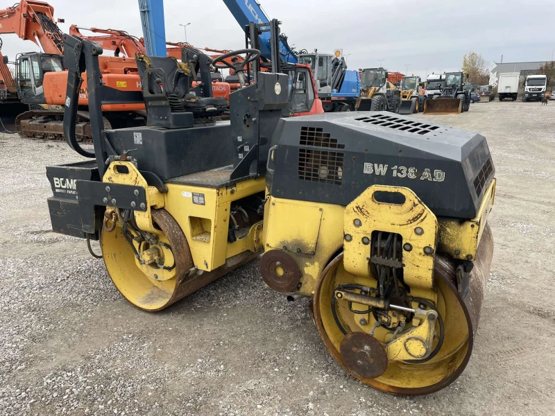 Валяк BOMAG BW 138 AD, снимка 4 - Индустриална техника - 47988265