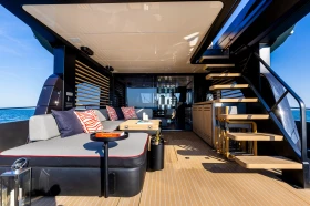 Моторна яхта Cranchi SESSANTASETTE 67 CORSA, снимка 6