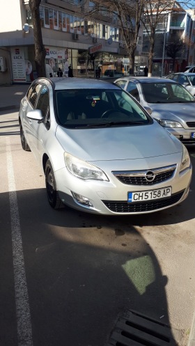 Opel Astra, снимка 1 - Автомобили и джипове - 45526372