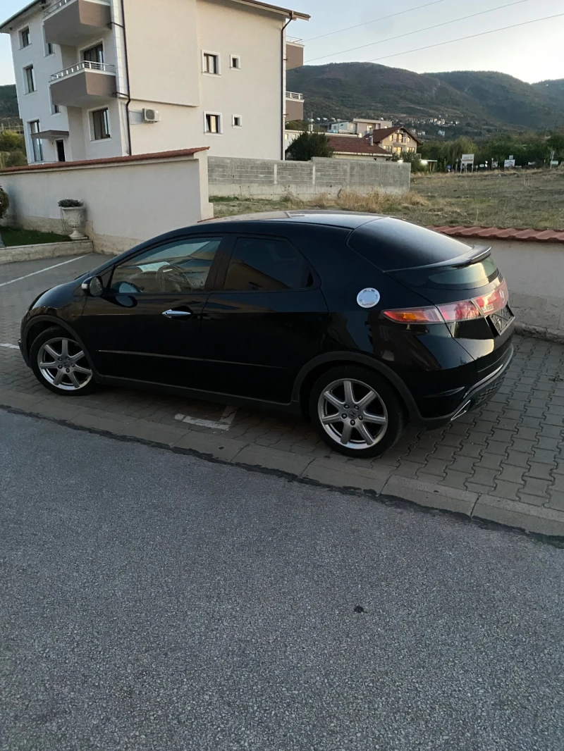 Honda Civic 1.8 , снимка 8 - Автомобили и джипове - 47491654