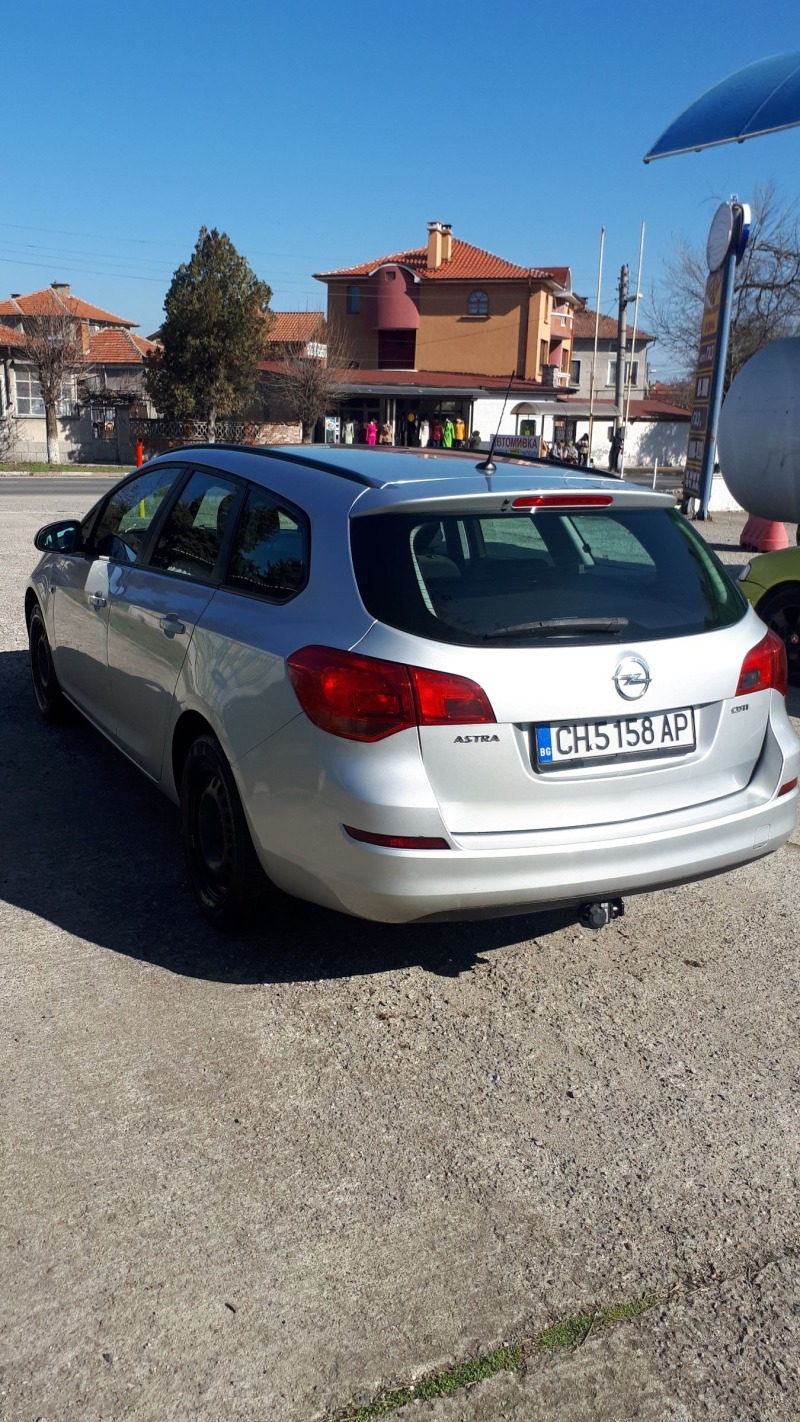 Opel Astra, снимка 2 - Автомобили и джипове - 45628229