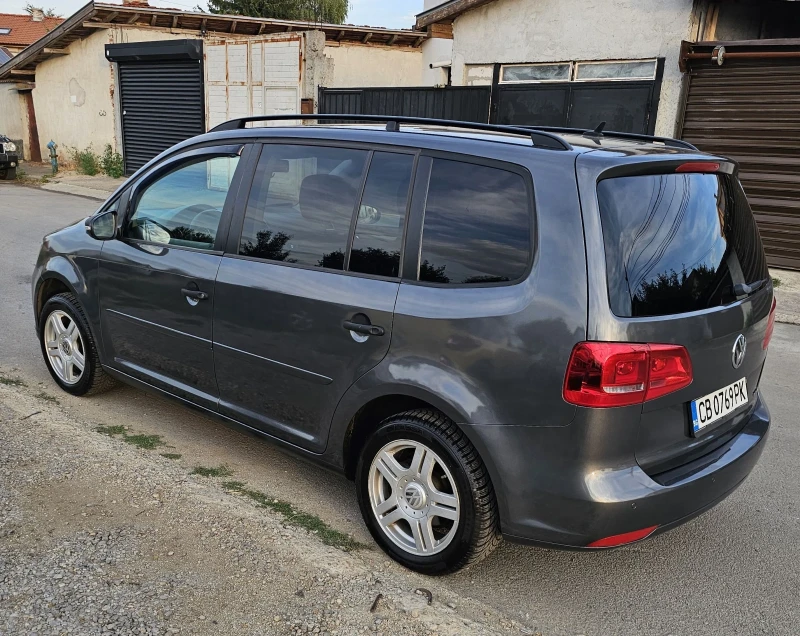 VW Touran, снимка 7 - Автомобили и джипове - 47445761