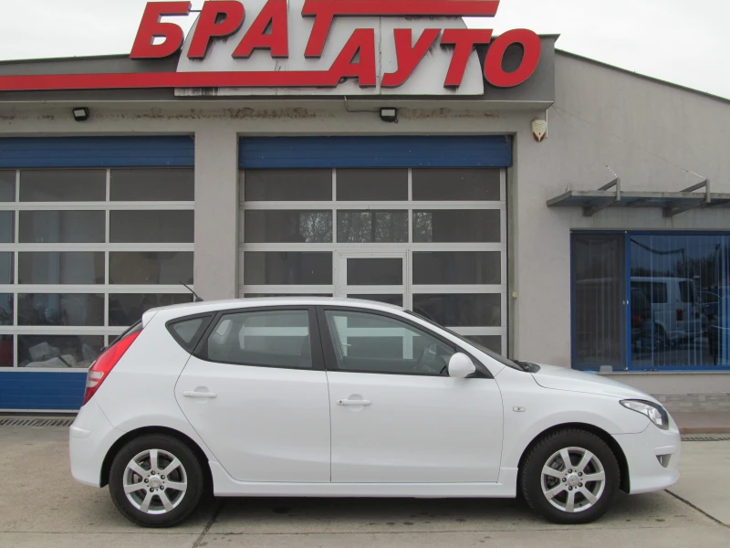 Hyundai I30 1.6CRDI/FACELIFT, снимка 6 - Автомобили и джипове - 48079994