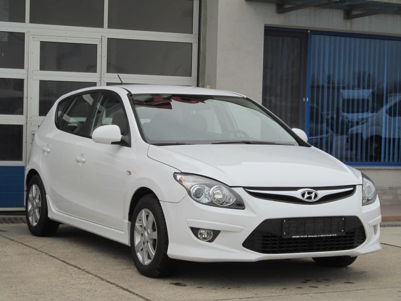 Hyundai I30 1.6CRDI/FACELIFT, снимка 2 - Автомобили и джипове - 48079994