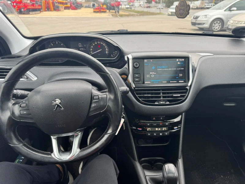 Peugeot 208, снимка 15 - Автомобили и джипове - 48788623