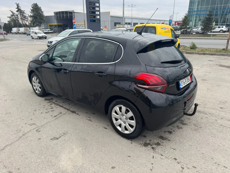 Peugeot 208, снимка 10 - Автомобили и джипове - 48788623