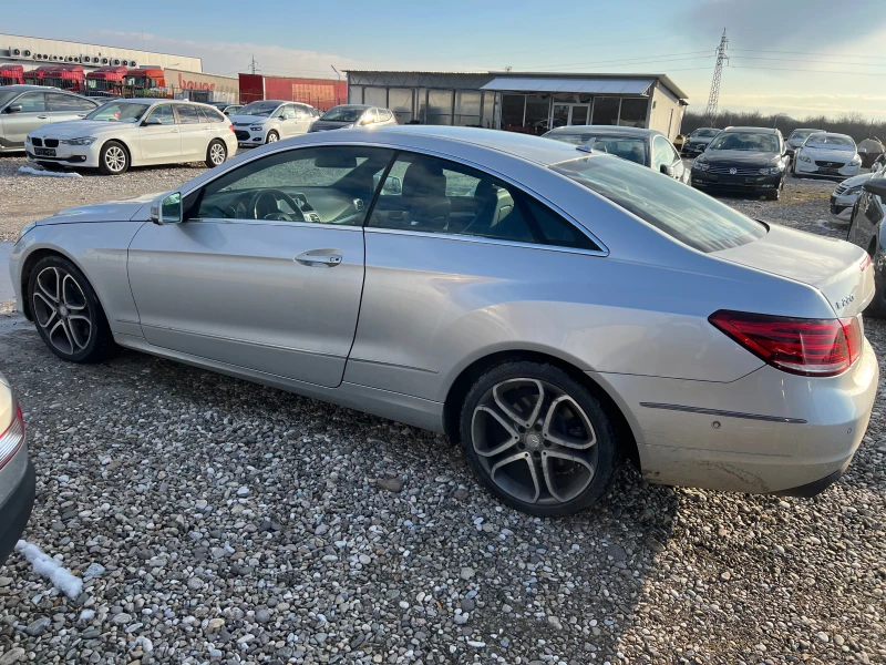 Mercedes-Benz E 220 2.2 CDI, снимка 8 - Автомобили и джипове - 49188238