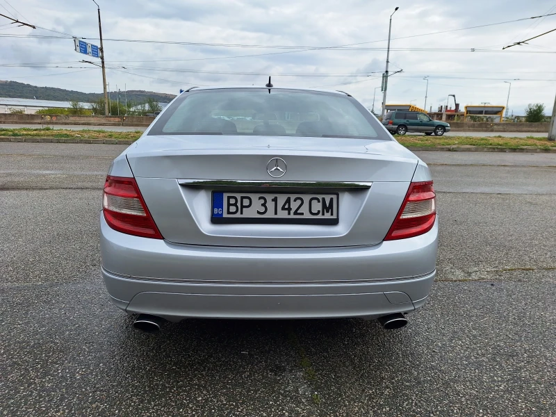 Mercedes-Benz C 320 224кс топ обслужен, снимка 8 - Автомобили и джипове - 49209499