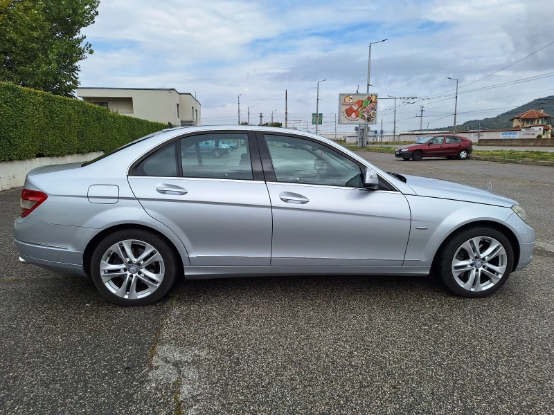 Mercedes-Benz C 320 224кс топ обслужен, снимка 6 - Автомобили и джипове - 49209499