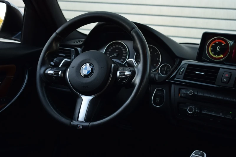 BMW 320 F31 M Performance , снимка 8 - Автомобили и джипове - 53079886