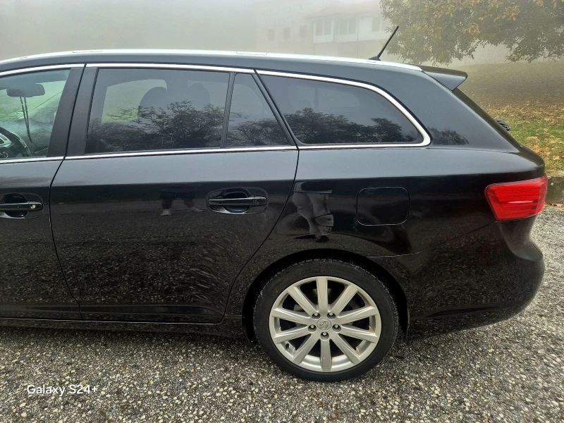 Toyota Avensis Full екстри!!! Перфектна!!!, снимка 8 - Автомобили и джипове - 52415696