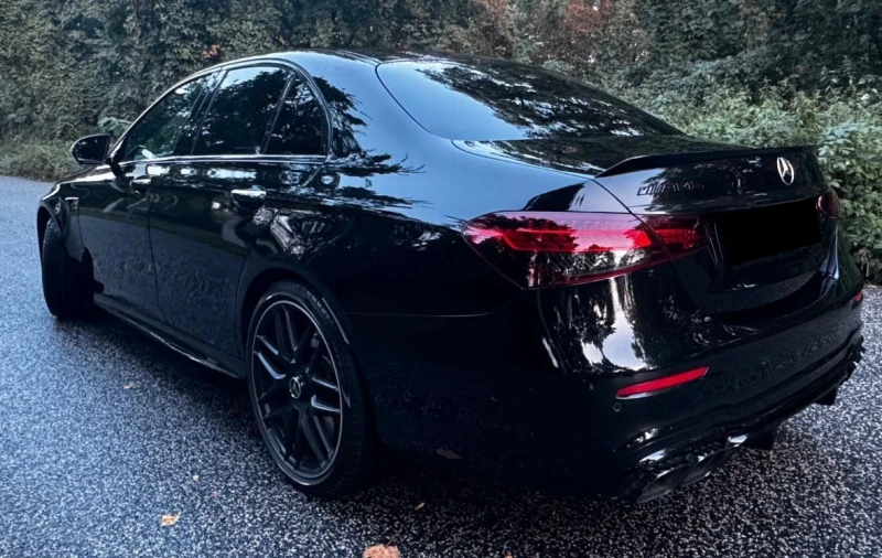 Mercedes-Benz E 63 AMG S 4Matic+ , снимка 2 - Автомобили и джипове - 52470400