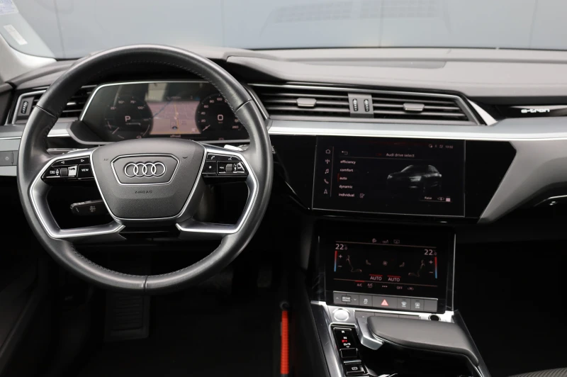 Audi E-Tron 50* QUATTRO* LED LIGHTS* , снимка 10 - Автомобили и джипове - 53454602