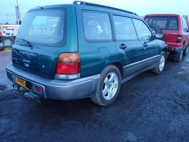 Subaru Forester 2.0 turbo, снимка 8 - Автомобили и джипове - 35997586