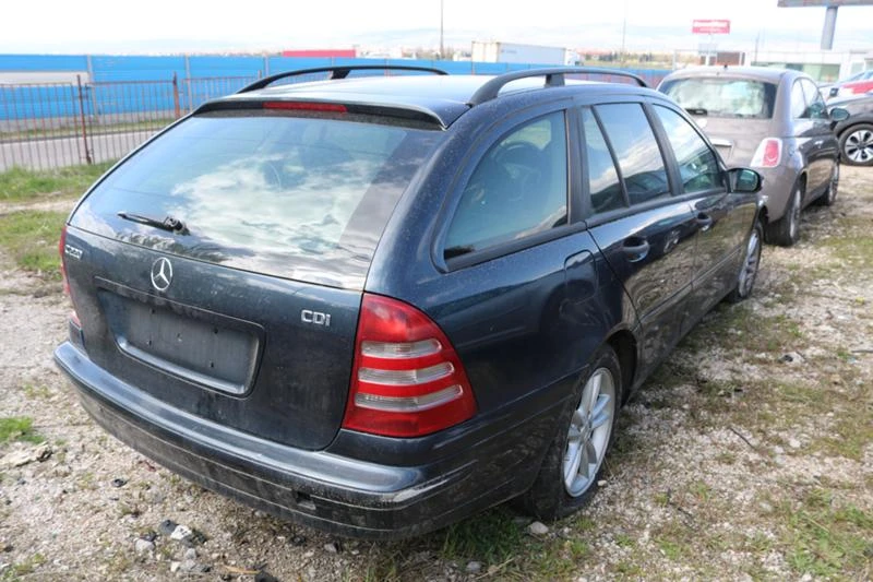 Mercedes-Benz C 220 CDI, снимка 6 - Автомобили и джипове - 36559876